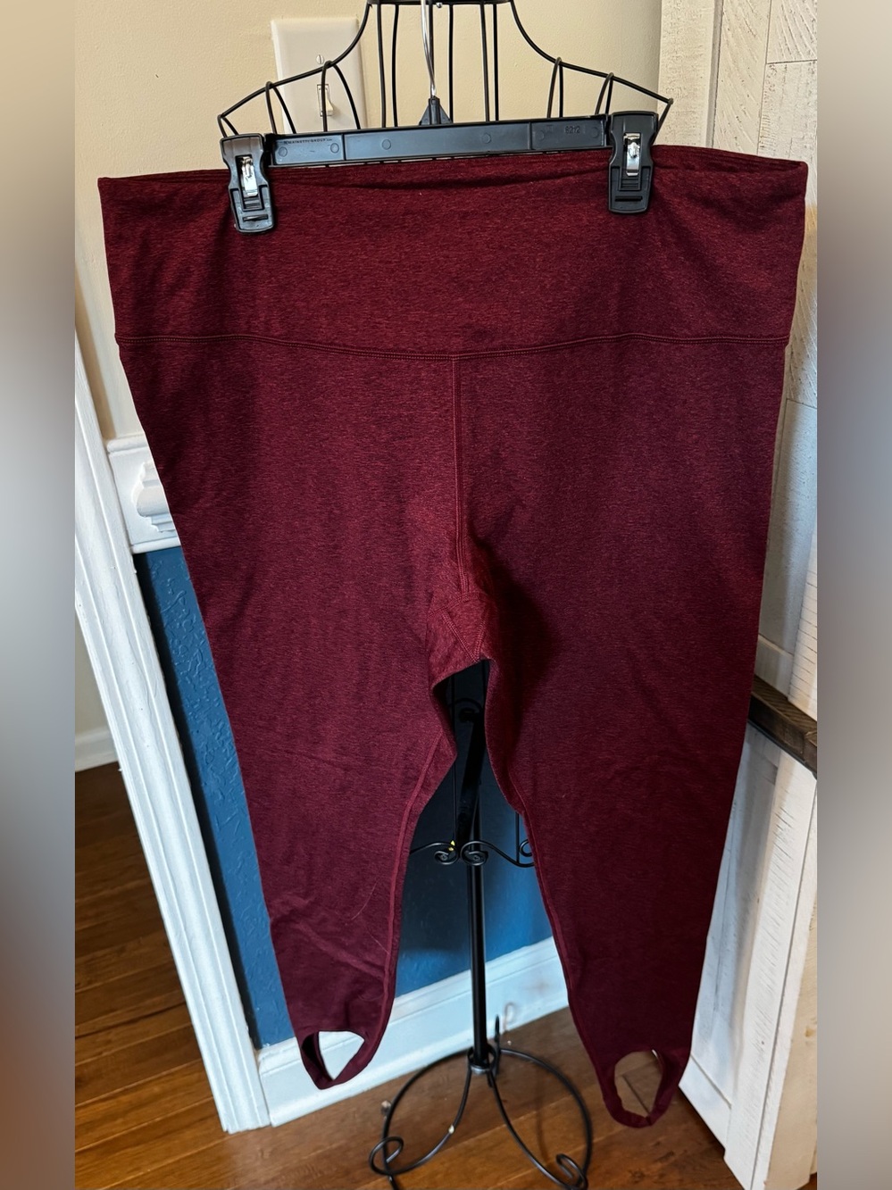 Old Navy Women's Burgundy Wine Heathered Stirrup Athletic Leggings 2X high rise